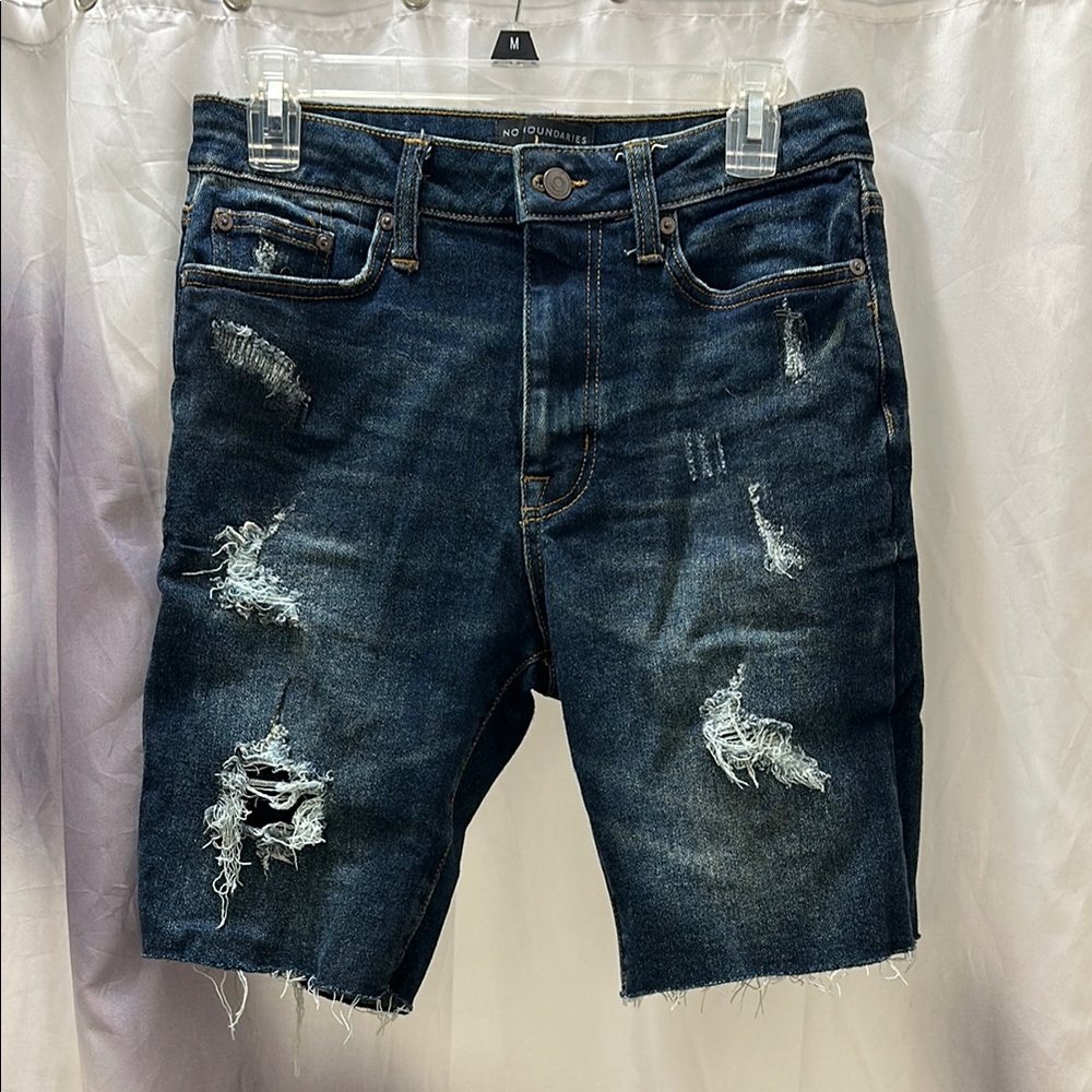 No Boundaries Men's Distressed Denim Shorts - Black